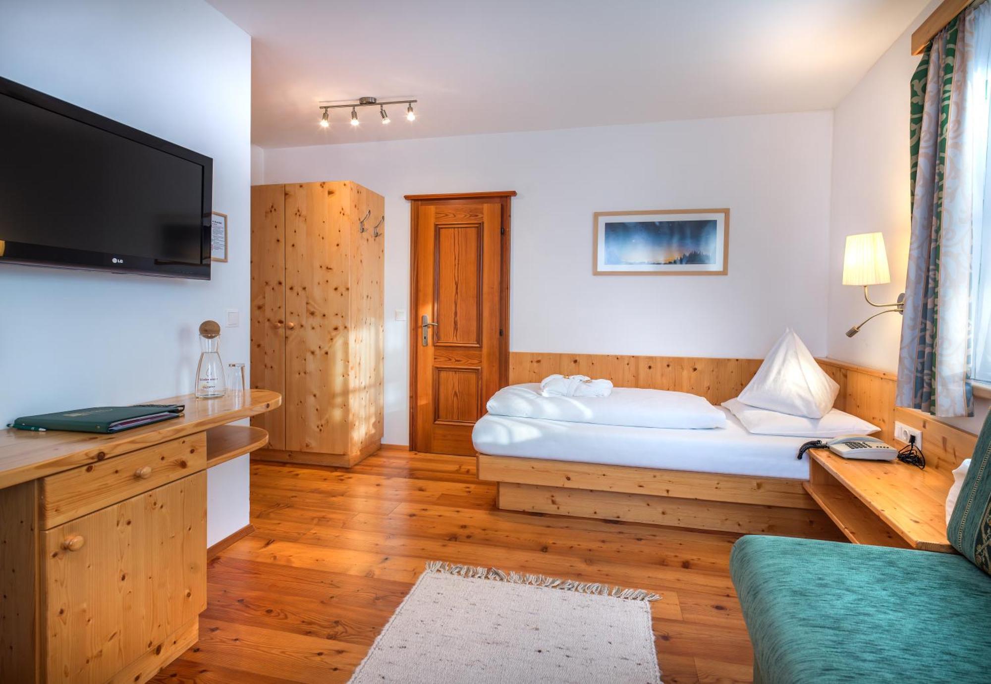 Hotel Haeuserl Im Wald Mariapfarr Eksteriør bilde