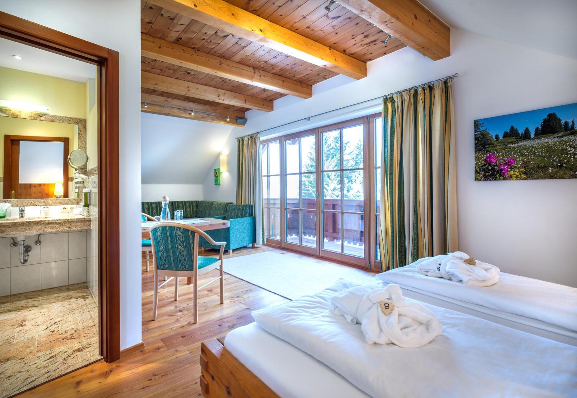 Hotel Haeuserl Im Wald Mariapfarr Eksteriør bilde