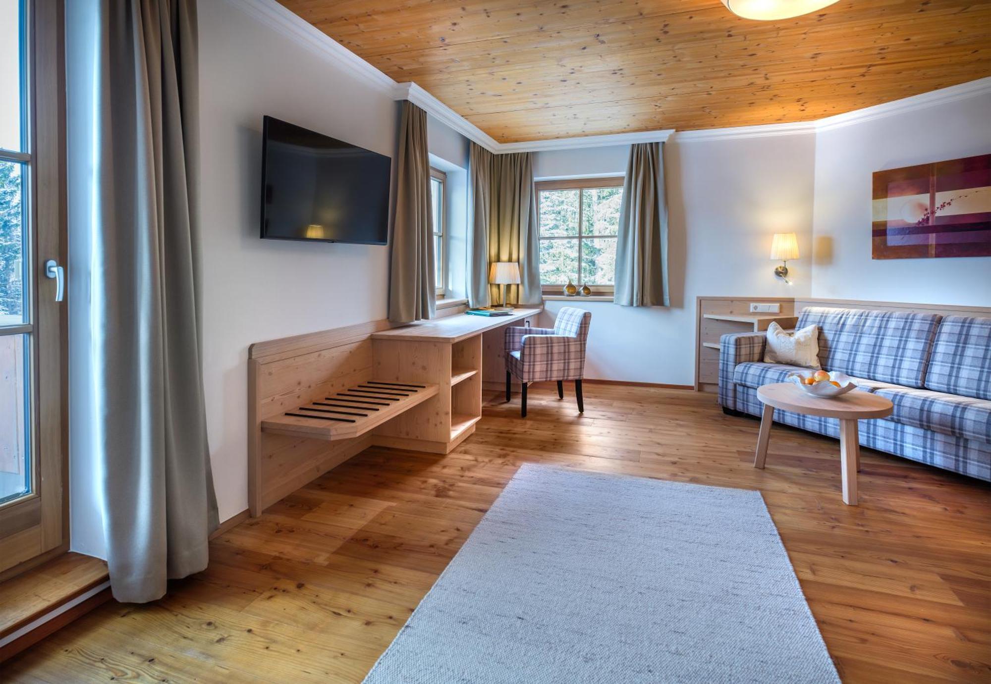 Hotel Haeuserl Im Wald Mariapfarr Eksteriør bilde